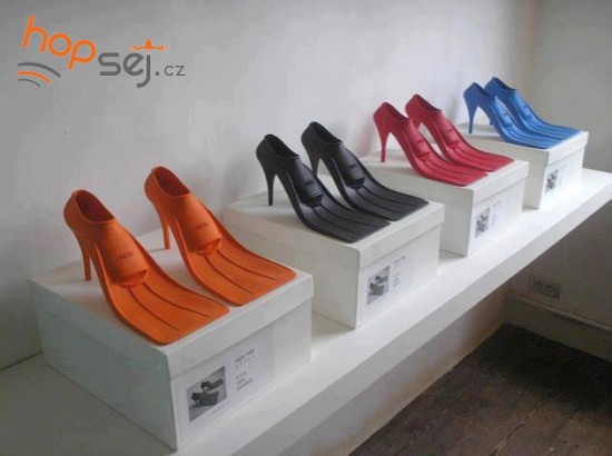 Fins with heels